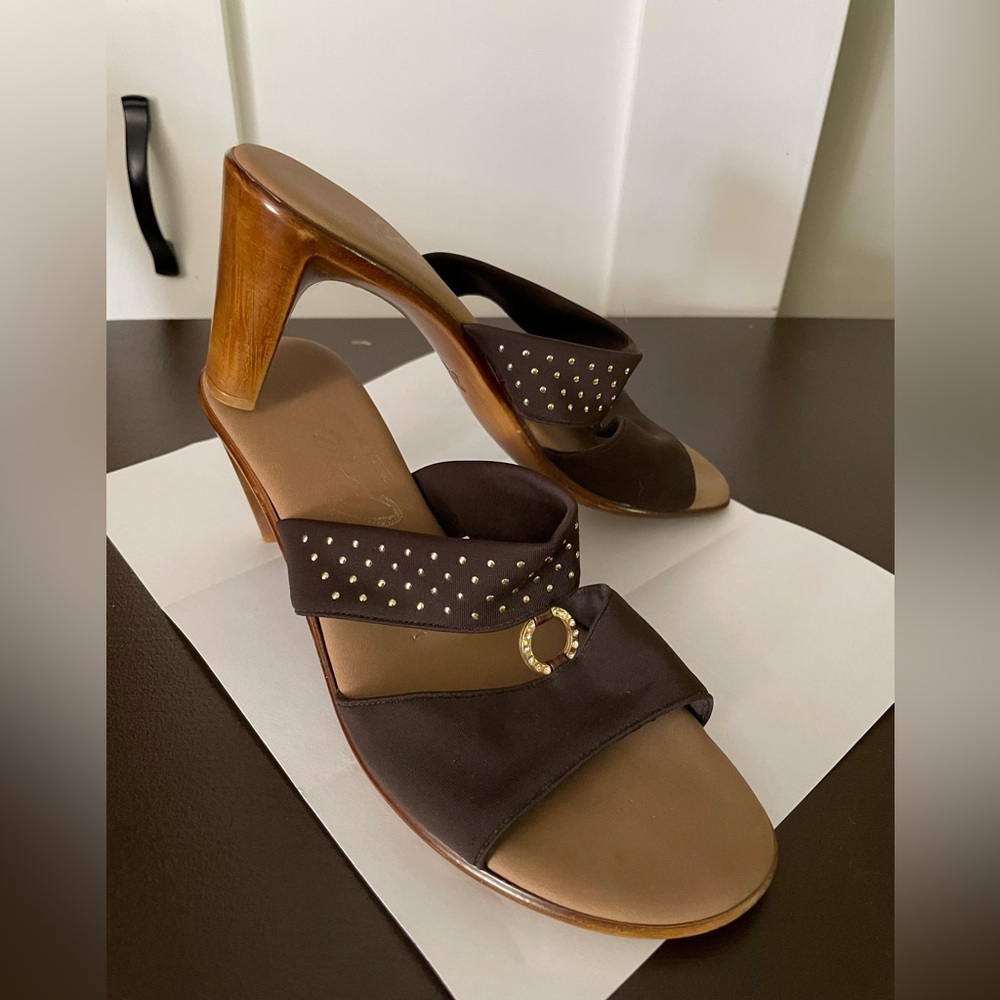 Finest by Onex brown heels with gold accents. Worn handful of times.